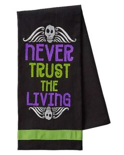 Never Trust The Living Dishtowels 2 Pack - Beetlejuice -Halloween Decoration Shop 01488014 c