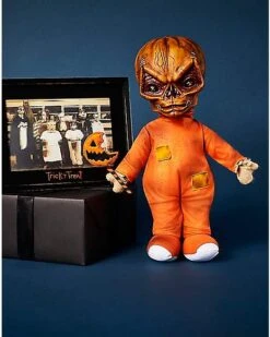Unmasked Sam Plush - Trick 'r Treat 7 Unmasked Sam Plush - Trick 'r Treat -Halloween Decoration Shop 01591155 c