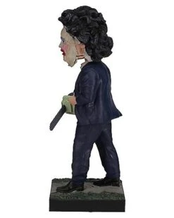 Leatherface Pretty Woman Mask Bobblehead Statue - The Texas Chainsaw M 11 Leatherface Pretty Woman Mask Bobblehead Statue - The Texas Chainsaw M -Halloween Decoration Shop 01600295 c