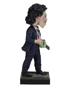 Leatherface Pretty Woman Mask Bobblehead Statue - The Texas Chainsaw M 13 Leatherface Pretty Woman Mask Bobblehead Statue - The Texas Chainsaw M -Halloween Decoration Shop 01600295 e